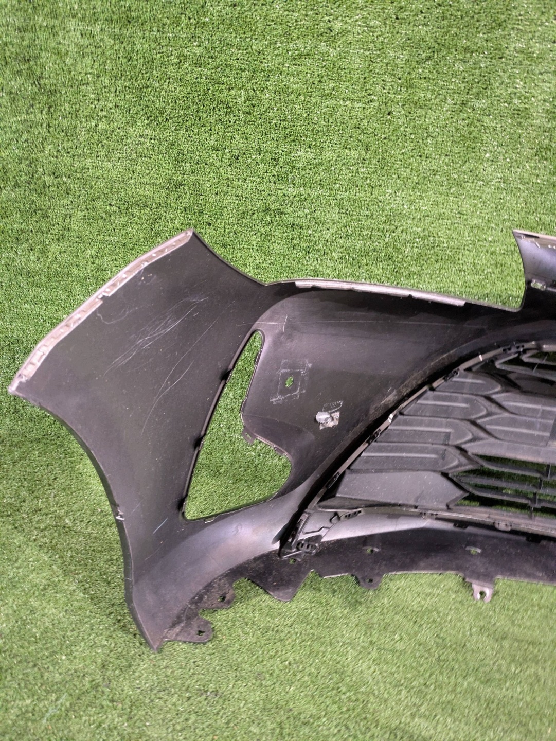 front bumper front TOYOTA YARIS III LIFT 17- NR.Z9496