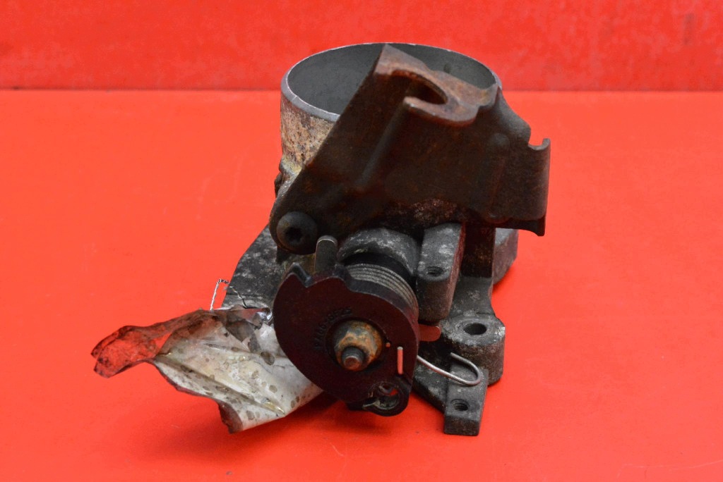 Valvola a farfalla FORD FIESTA MK6 1.3 8V 70 KM 01-07