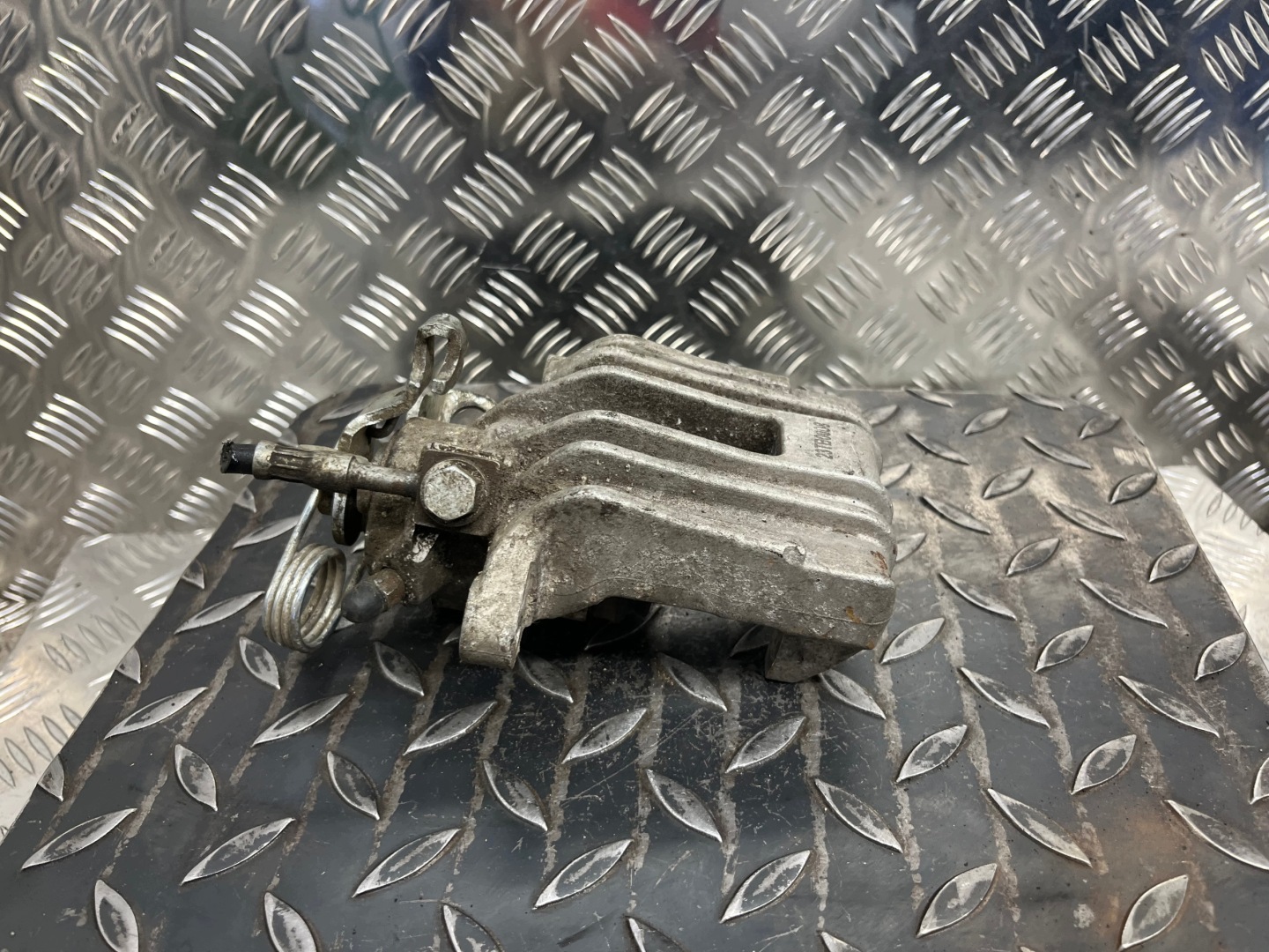 caliper brake left rear part rear VOLKSWAGEN GOLF 4