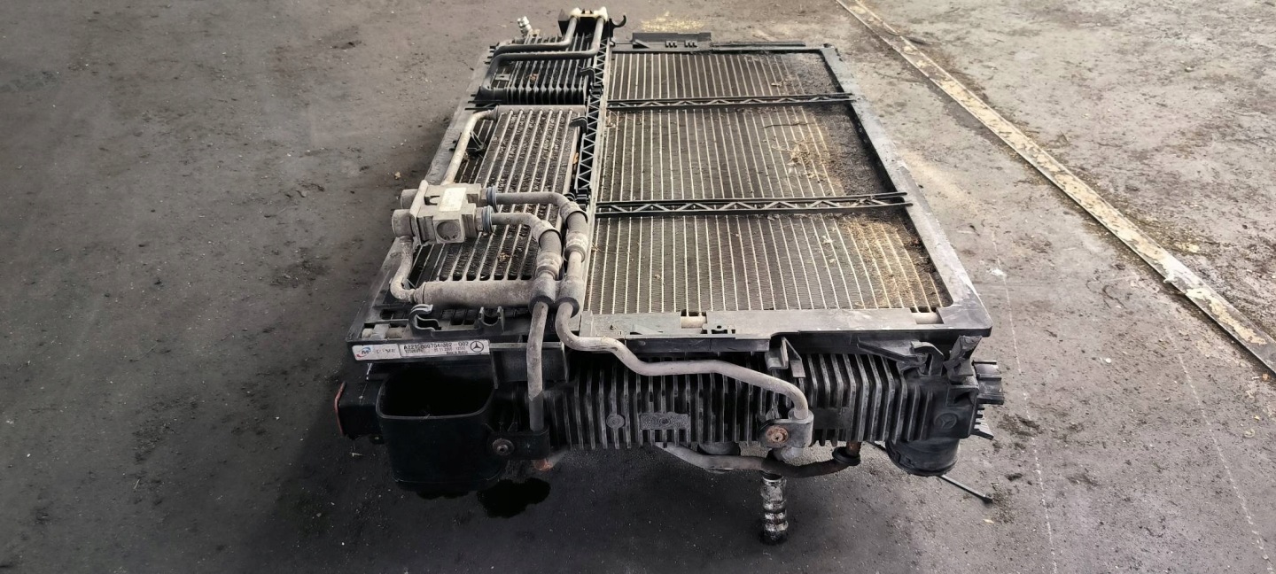 water cooler MERCEDES - BENZ S 320 L W221