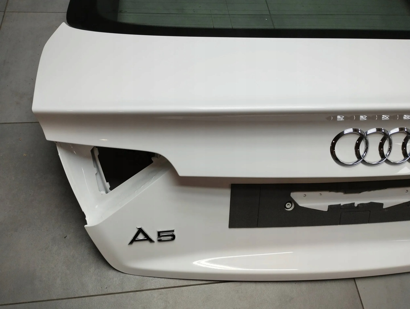 Audi A5 Sportback 8TA boot door window LY9C