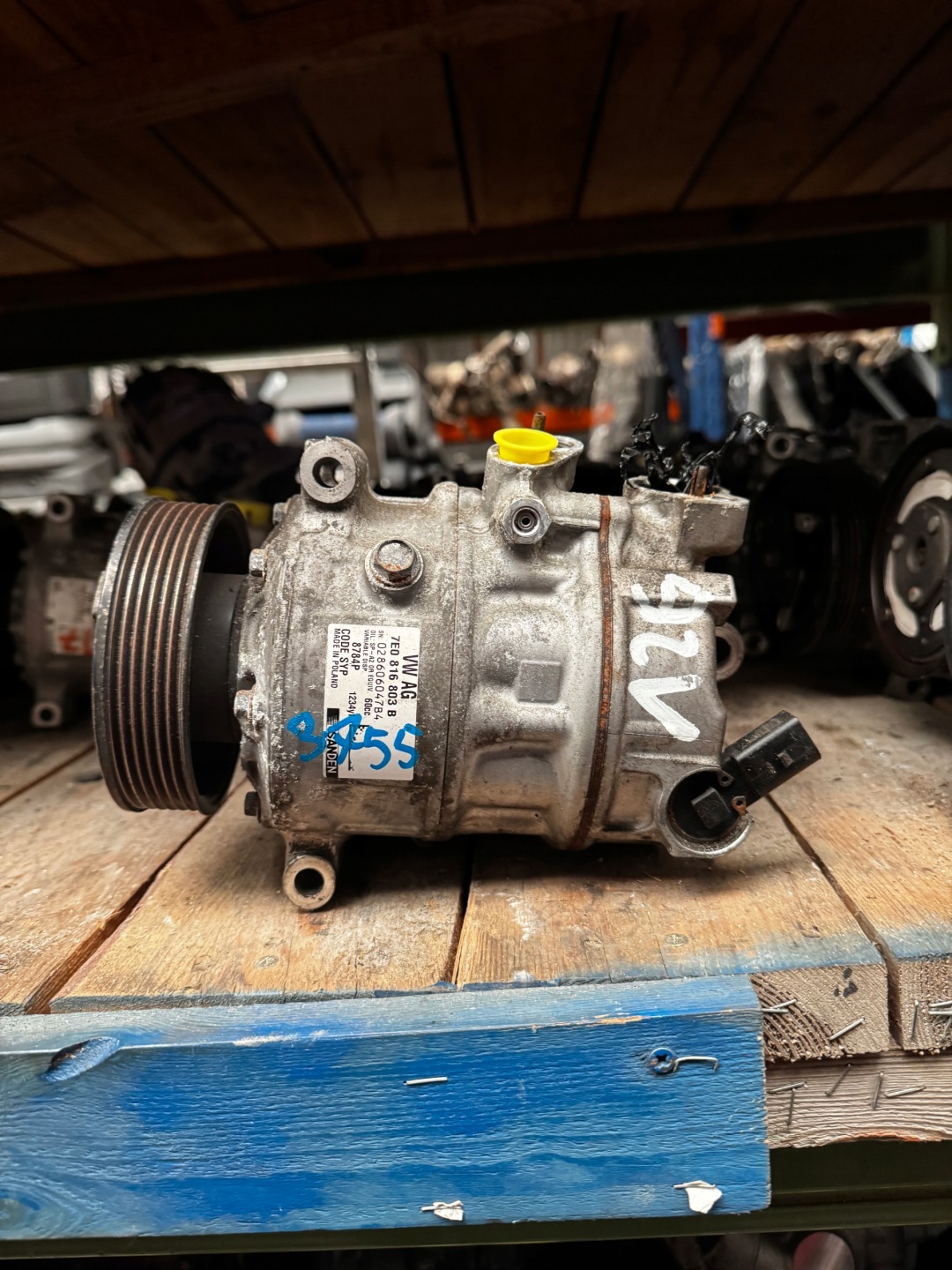 3755. compressor of the air conditioning VW T6 7E0816803B