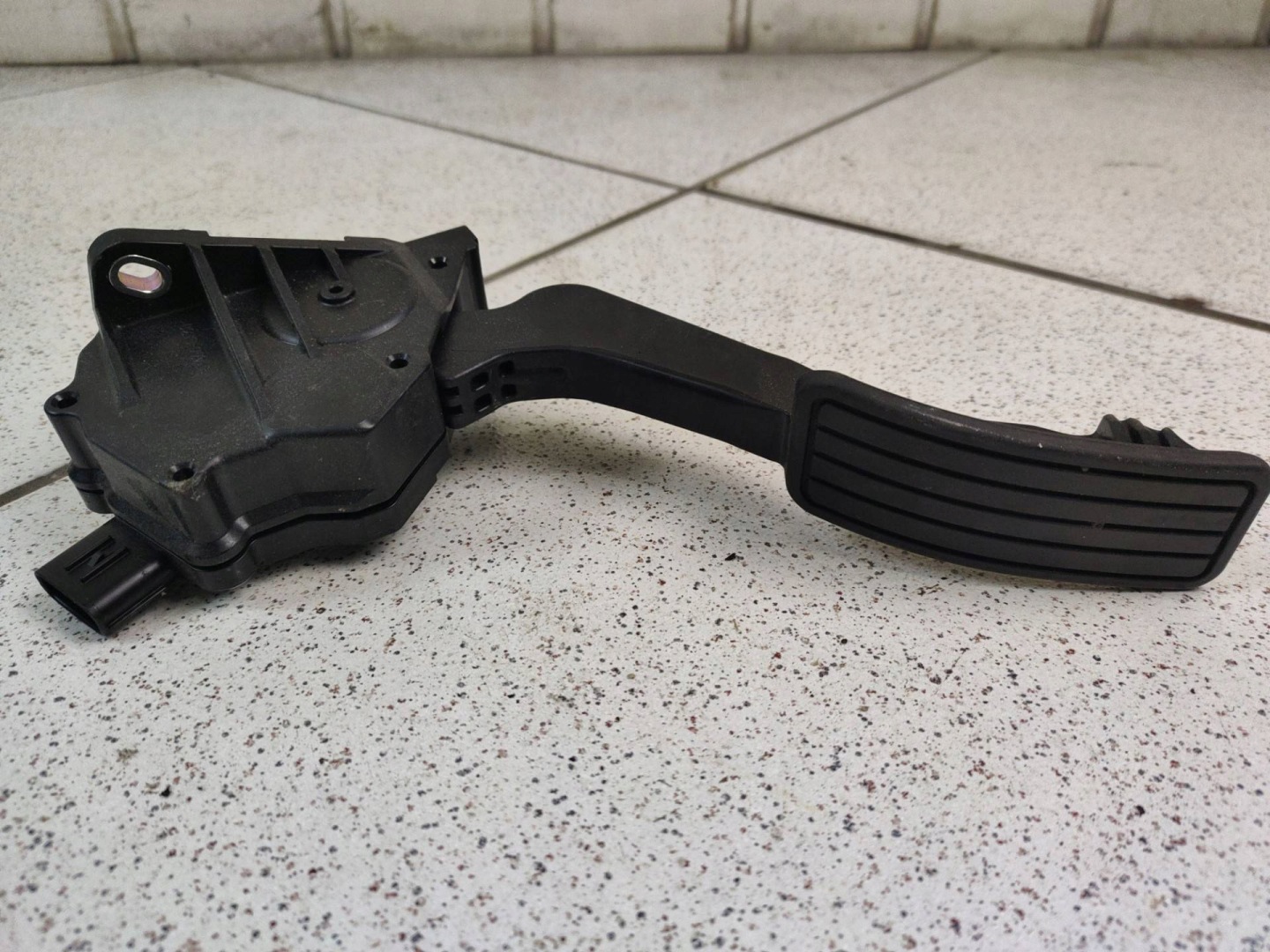 accelerator pedal Subaru Legacy 6 facelift BN 2019 36010AL091