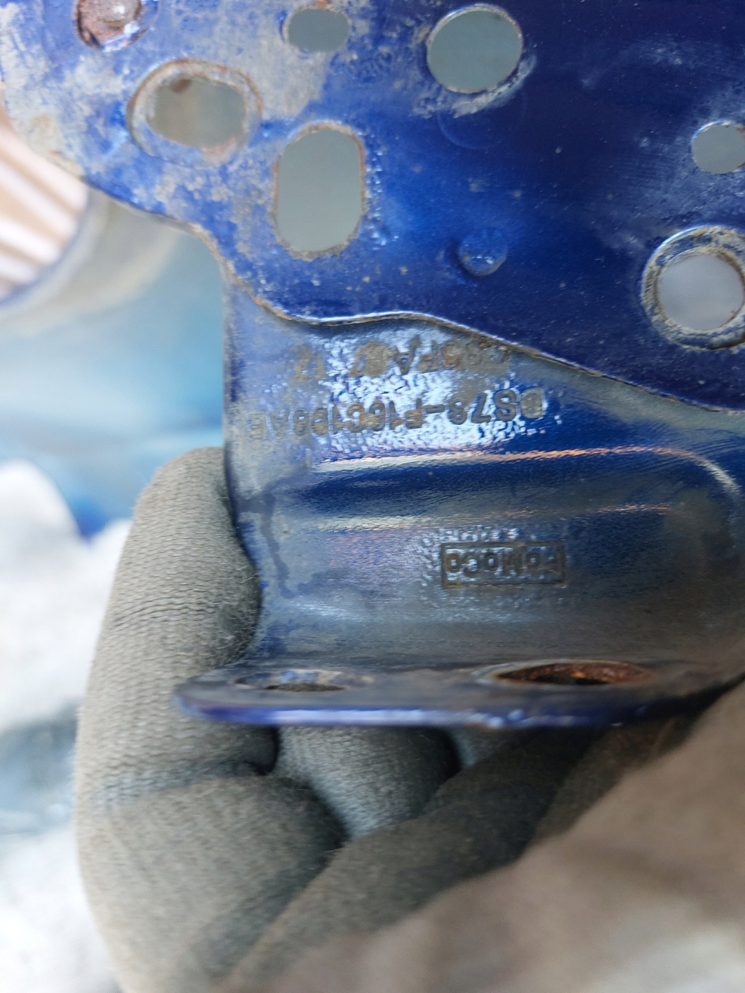 fender right front FORD MONDEO MK5 17r DEEP INPACT BLUE