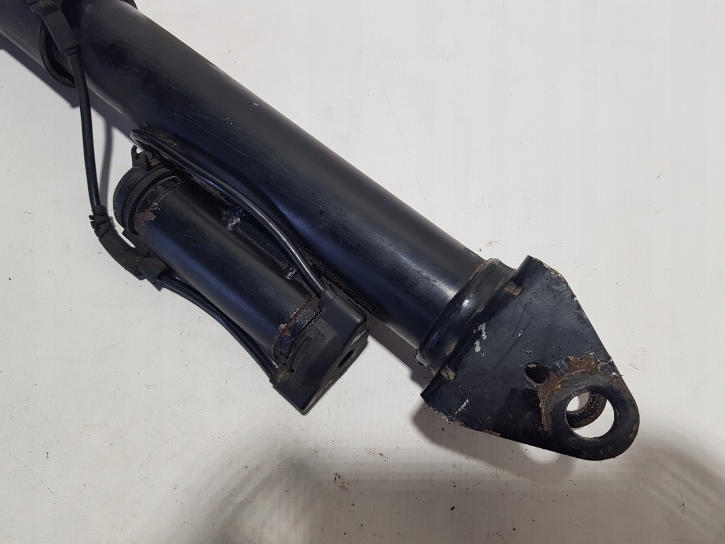 shock absorber rear part left right MERCEDES W251 AIRMATIC