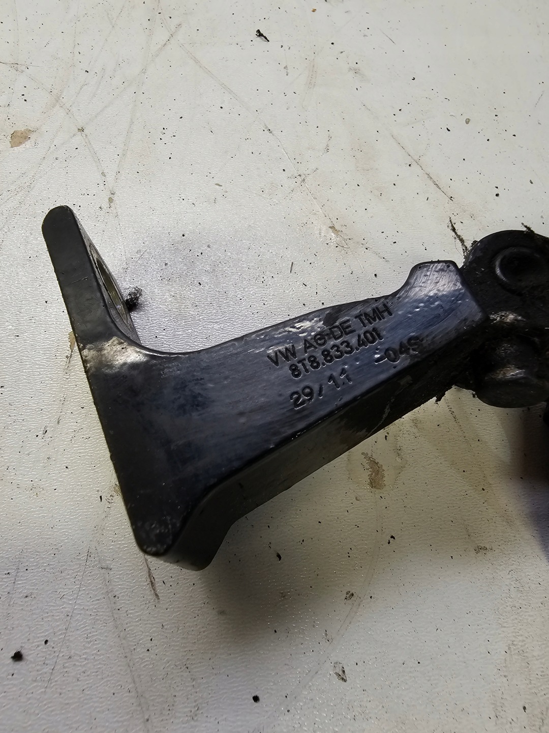 hinge door left AUDI A5 SPORTBACK 8T8833401