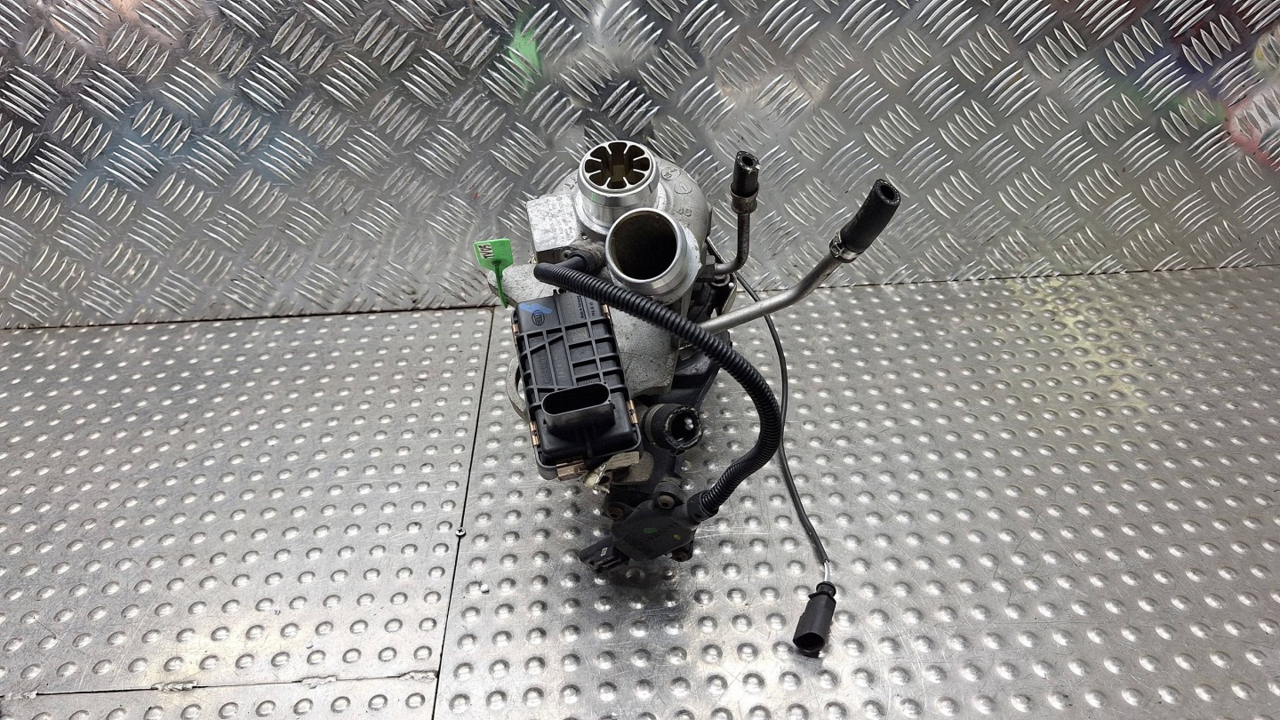 turbo 057145074N PORSCHE CAYENNE 92A AUDI Q7 4.2 TDI
