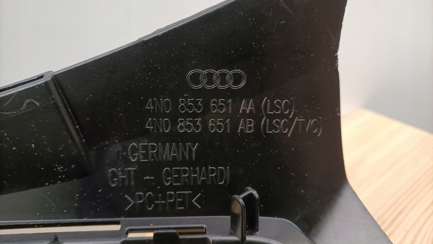 AUDI A8 D5 LIFT 4N front PREKLADgrill 4N0853651AA DOM/GR/2