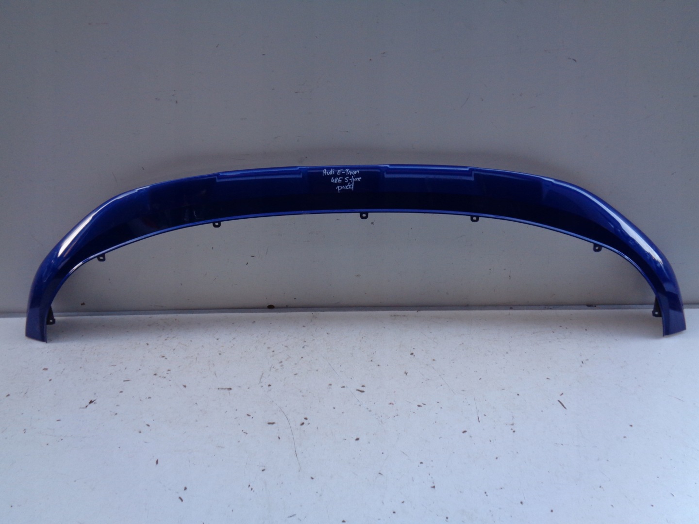 accessories of a bumper front spoiler AUDI E-TRON 4KE S-LINE