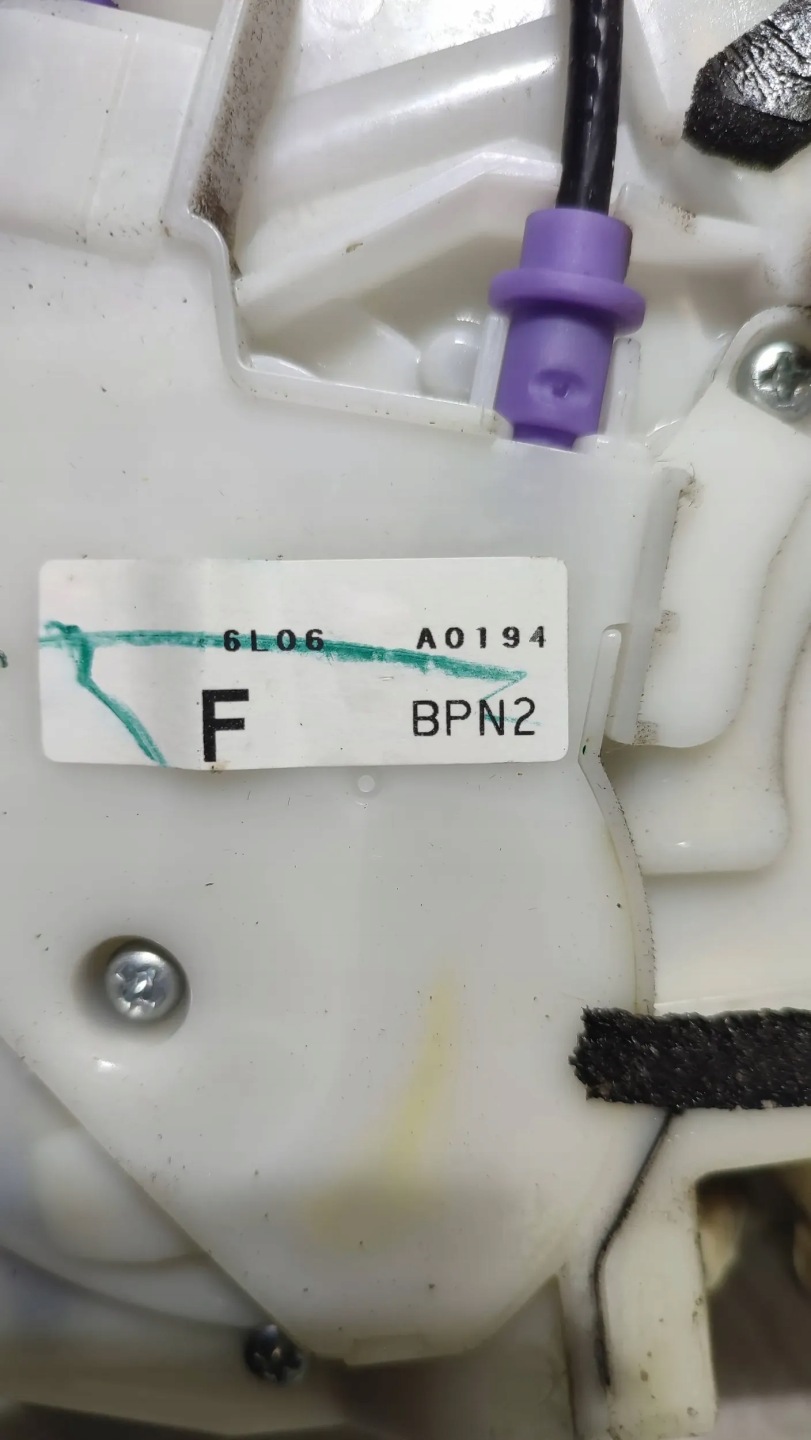 Mazda 3 III BM 17r front side right lock door