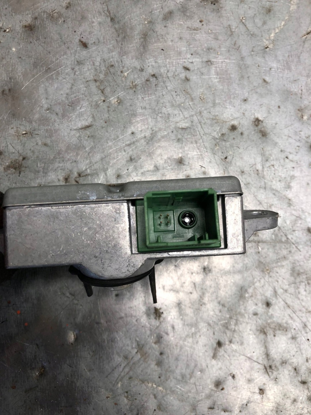 snímač SENSOR airbag levý předek BMW E65 6946105