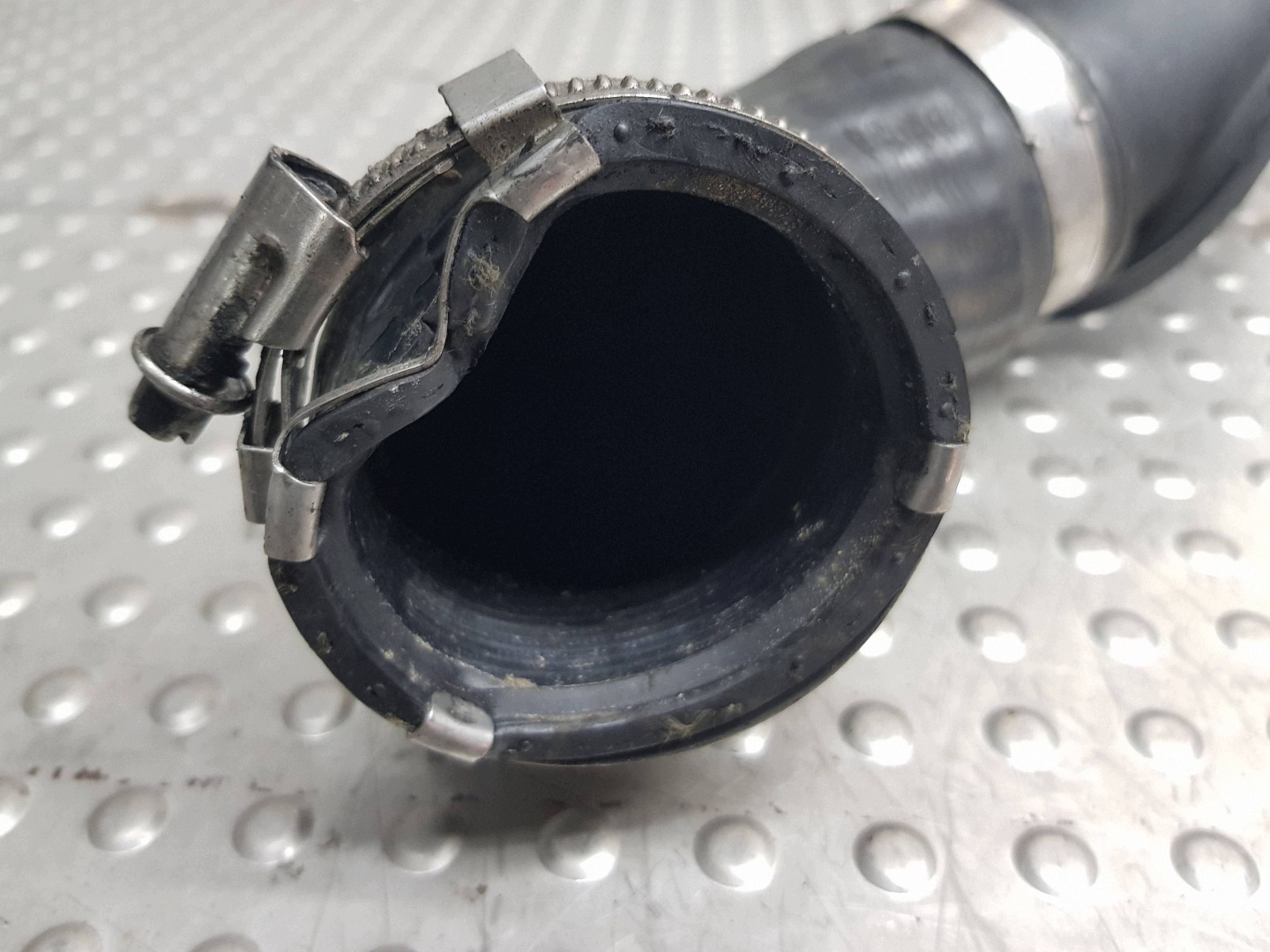 tömlő cső intercooler 5N0145770A VW PASSAT B6 A3 8P GOLF VI EOS 2.0 TDI