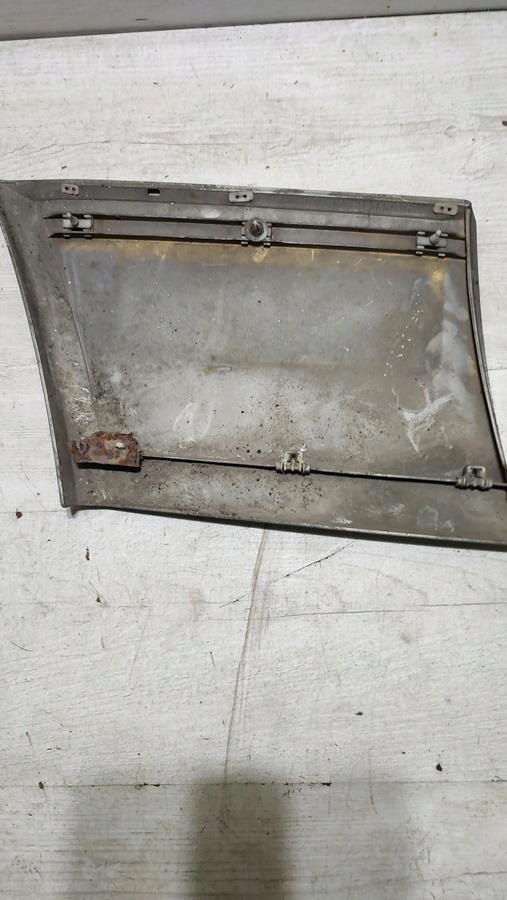 modanatura parafango Destra Anteriore Mercedes w124