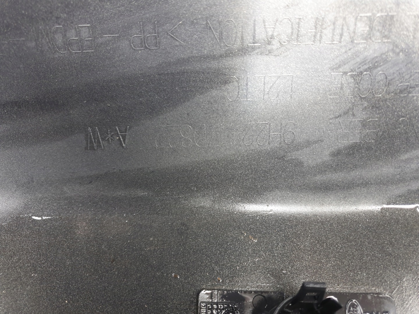 LAND ROVER DISCOVERY 4 PDC bumper rear part 9H22-17D822