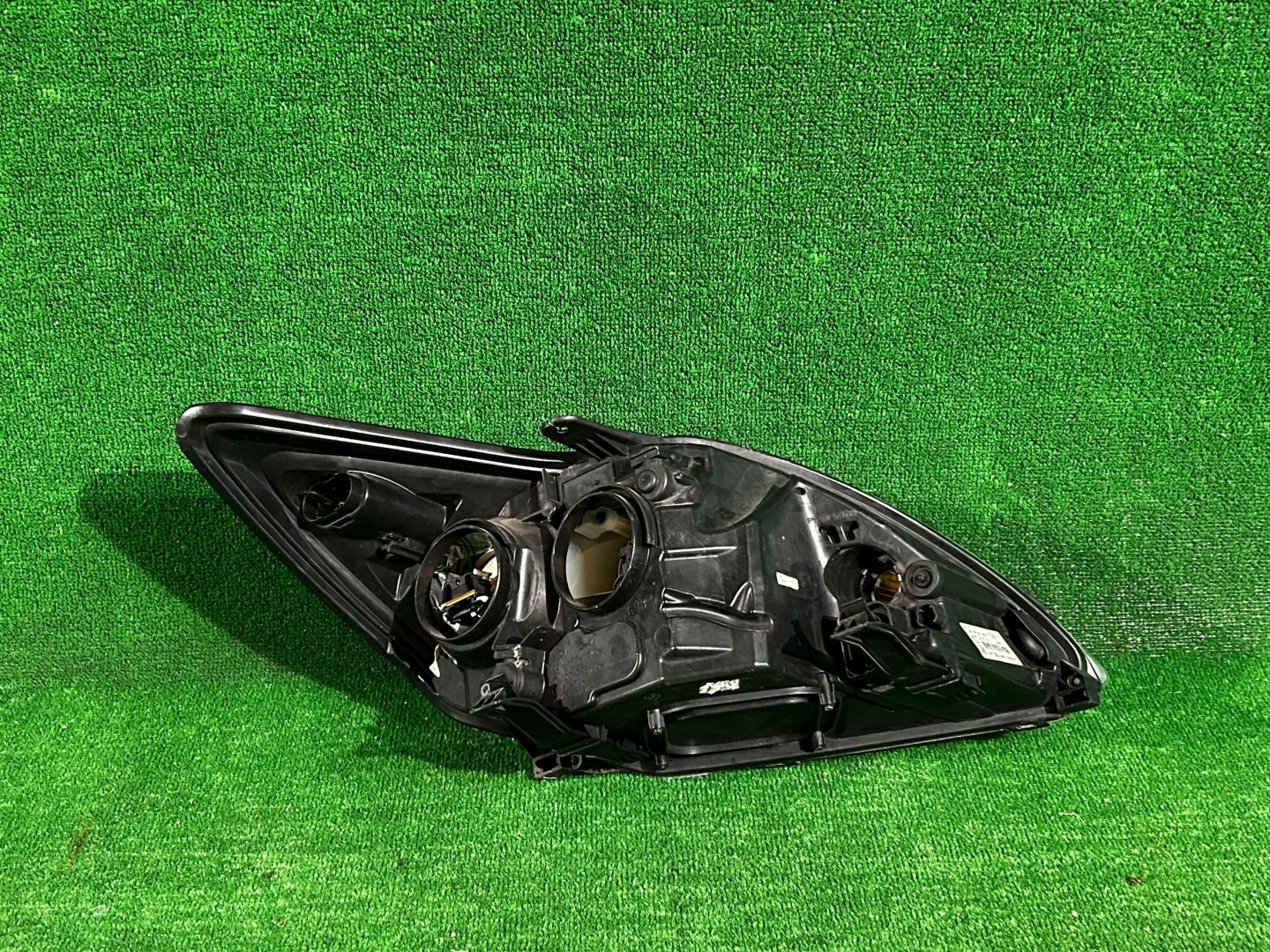 REFLEKTOR left FORD FOCUS MK2 LIFT 08