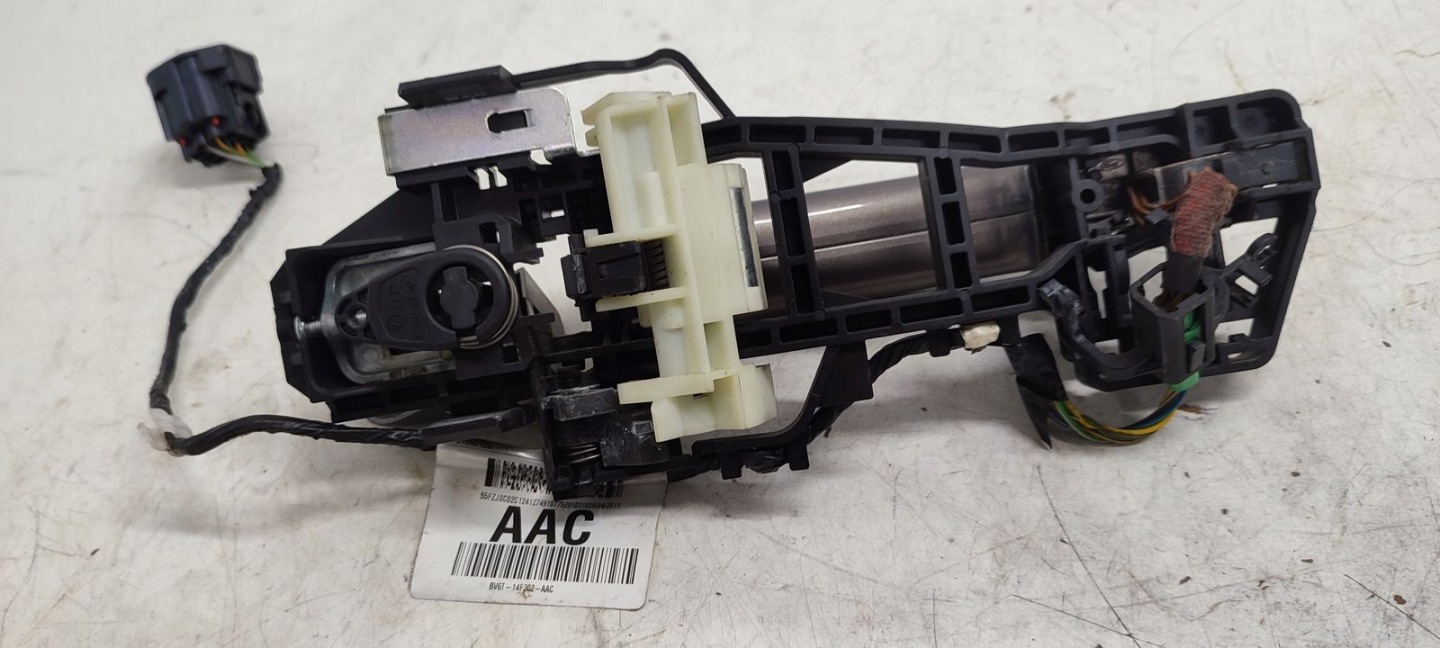 kľučka predok predná ľavá Ford Focus MK3 HB VB