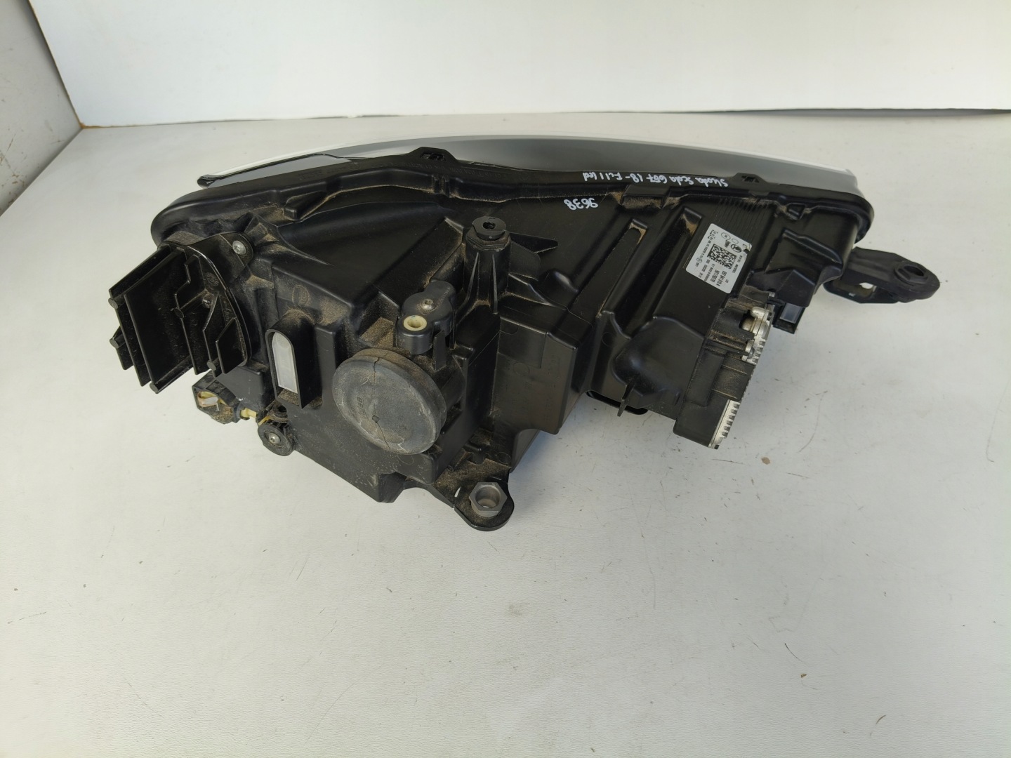 light left REFLEKTOR SKODA SCALA 657 18- FULL LED