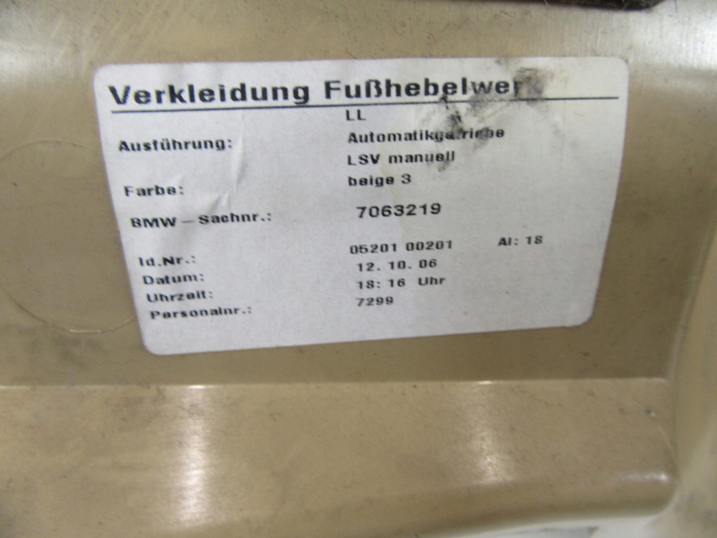 obal pedalow kryt nad nohy BMW e60 e61 EUROPA