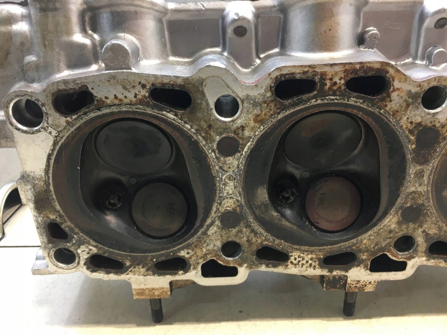 head. rear CHRYSLER LE BARON 3.0 V6 21