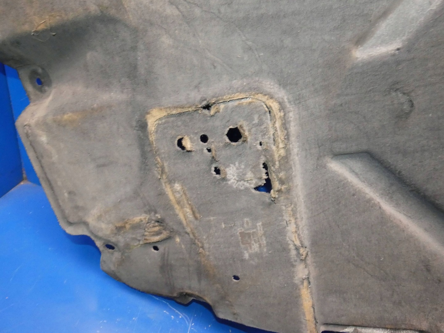 MERCEDES B KLASA W246 Blende Abdeckung abdeckung Unterfahrschutz links