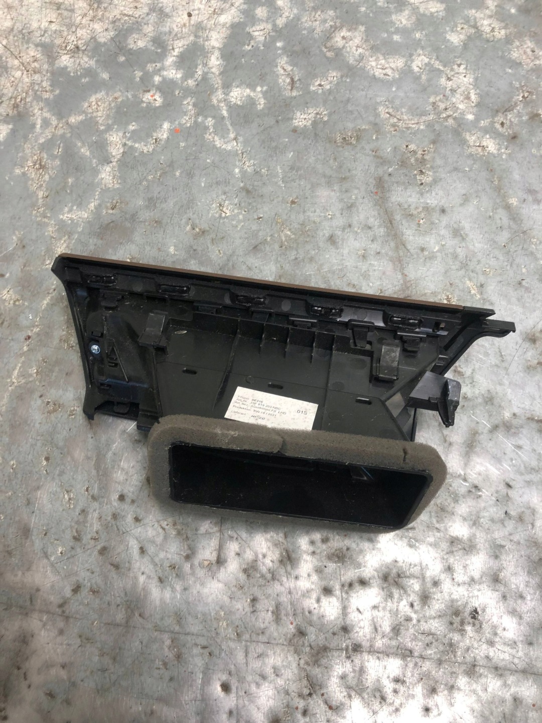 grid air conditioning devices left front CUPRA BORN 10F819203