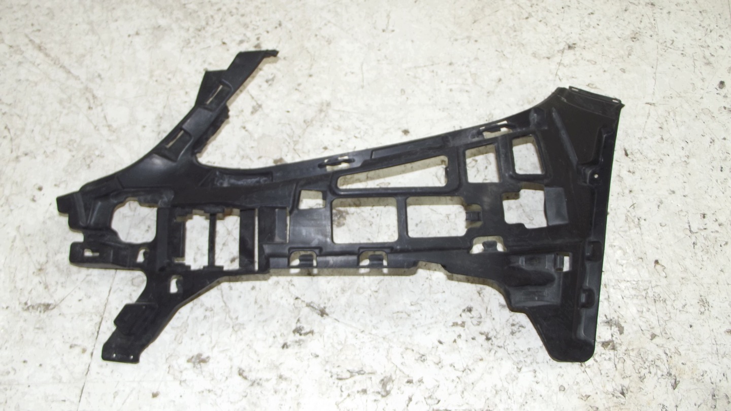 Mercedes C Klasa W205 AMG bumper bracket left front A2058850765
