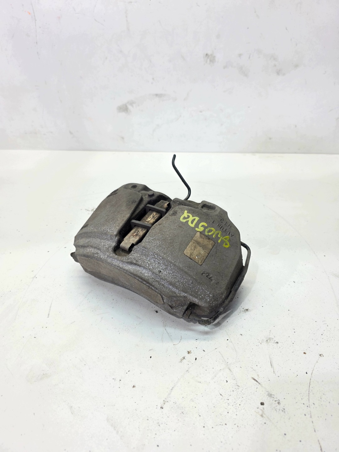 caliper brake left front AUDI A4 B9 A5 8W 8W05DD 973