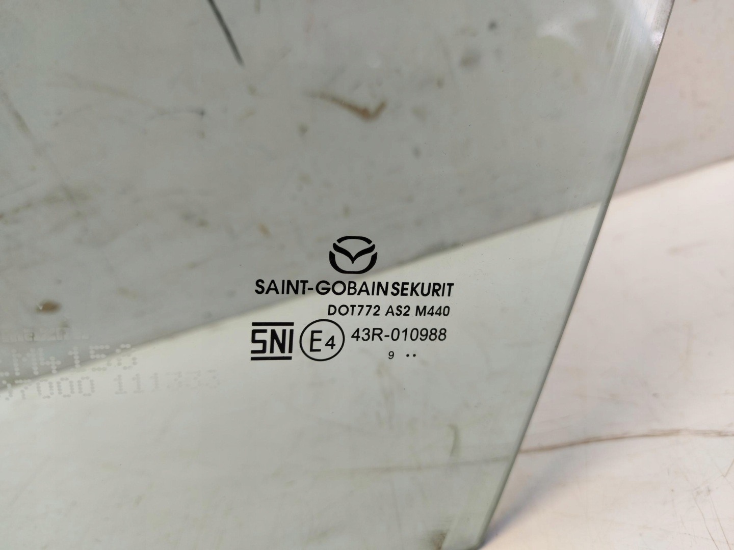 MAZDA CX30 window Z door left rear part
