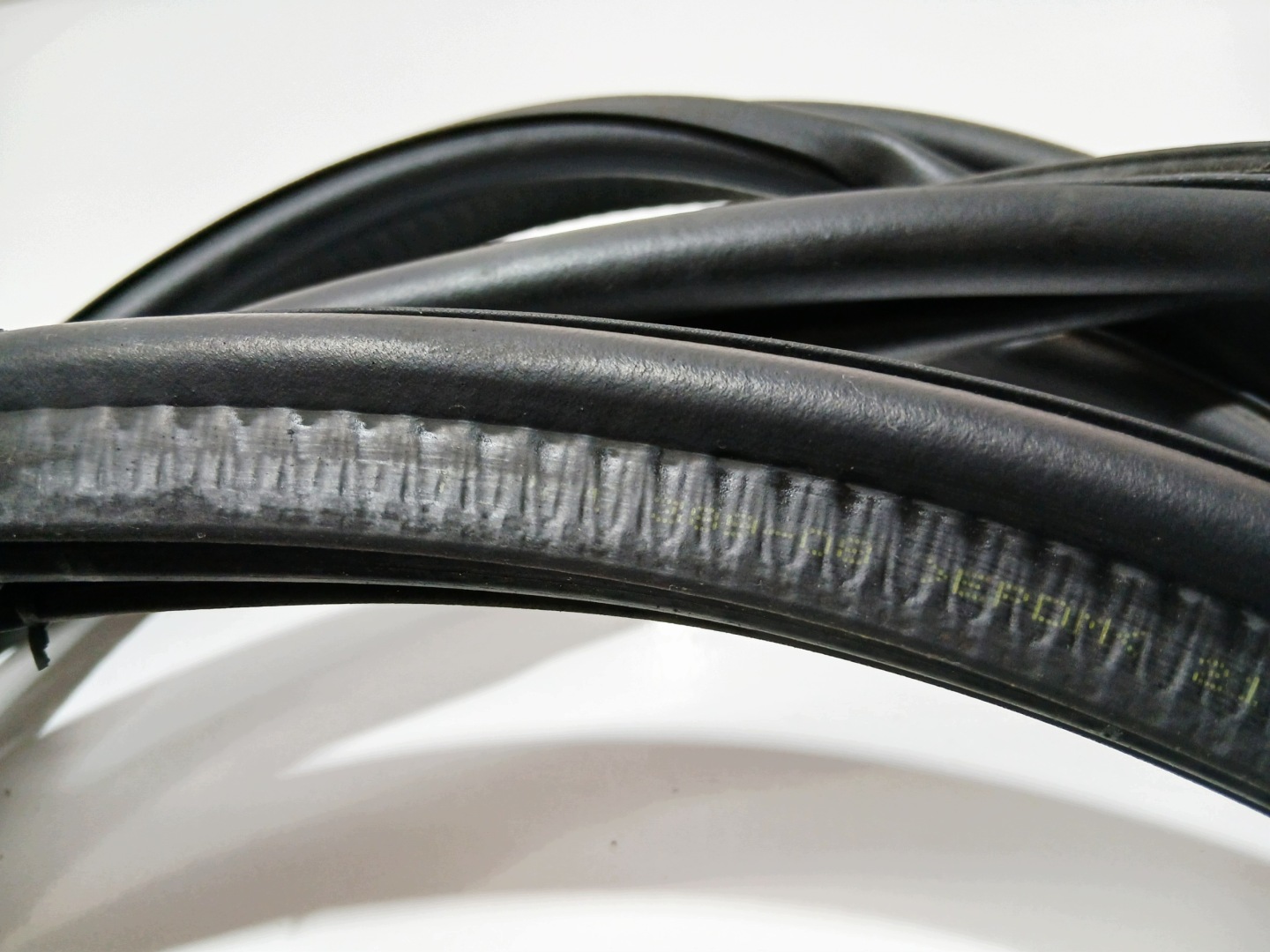 joint du capot coffre BMW E61 OE (0001368)