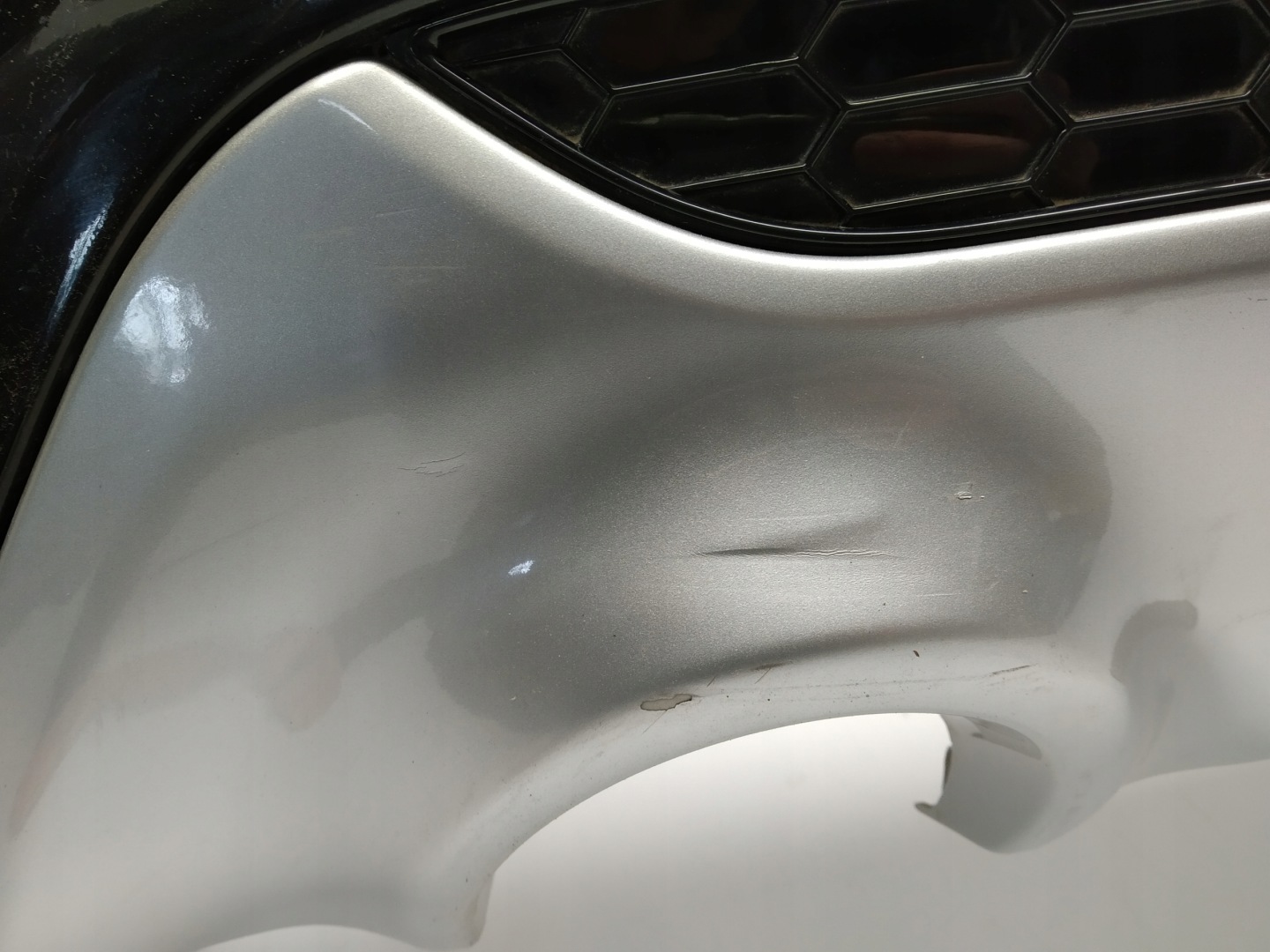 12+ Ford Kuga II Mk2 Titanium nárazník záď střed cerný 4xPDC