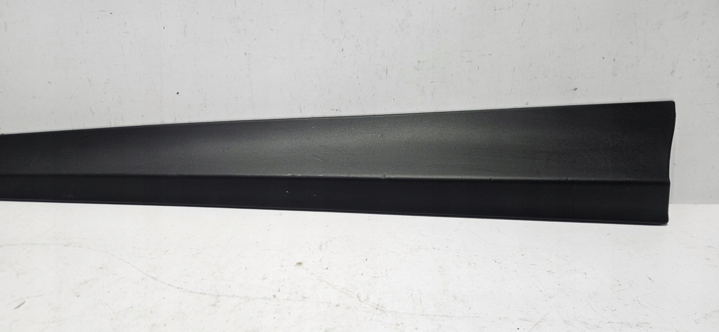 moulding door left front LEXUS LBX 23- original 75074-52050