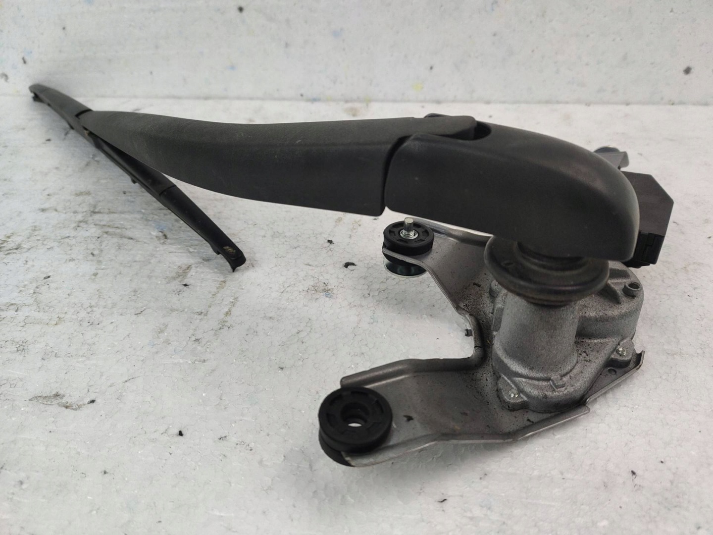 Wischergestänge hinten Fenster Toyota Prius 3 facelift 2011