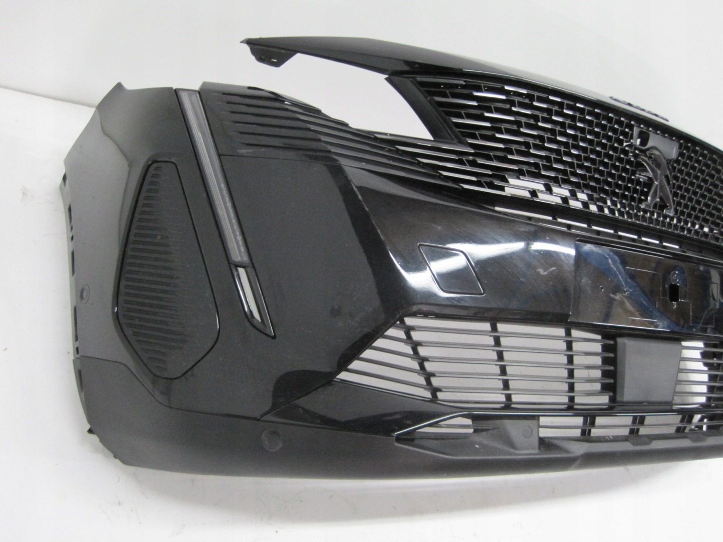 bumper front PEUGEOT 5008 GT 6 PDC 23R BLACK front