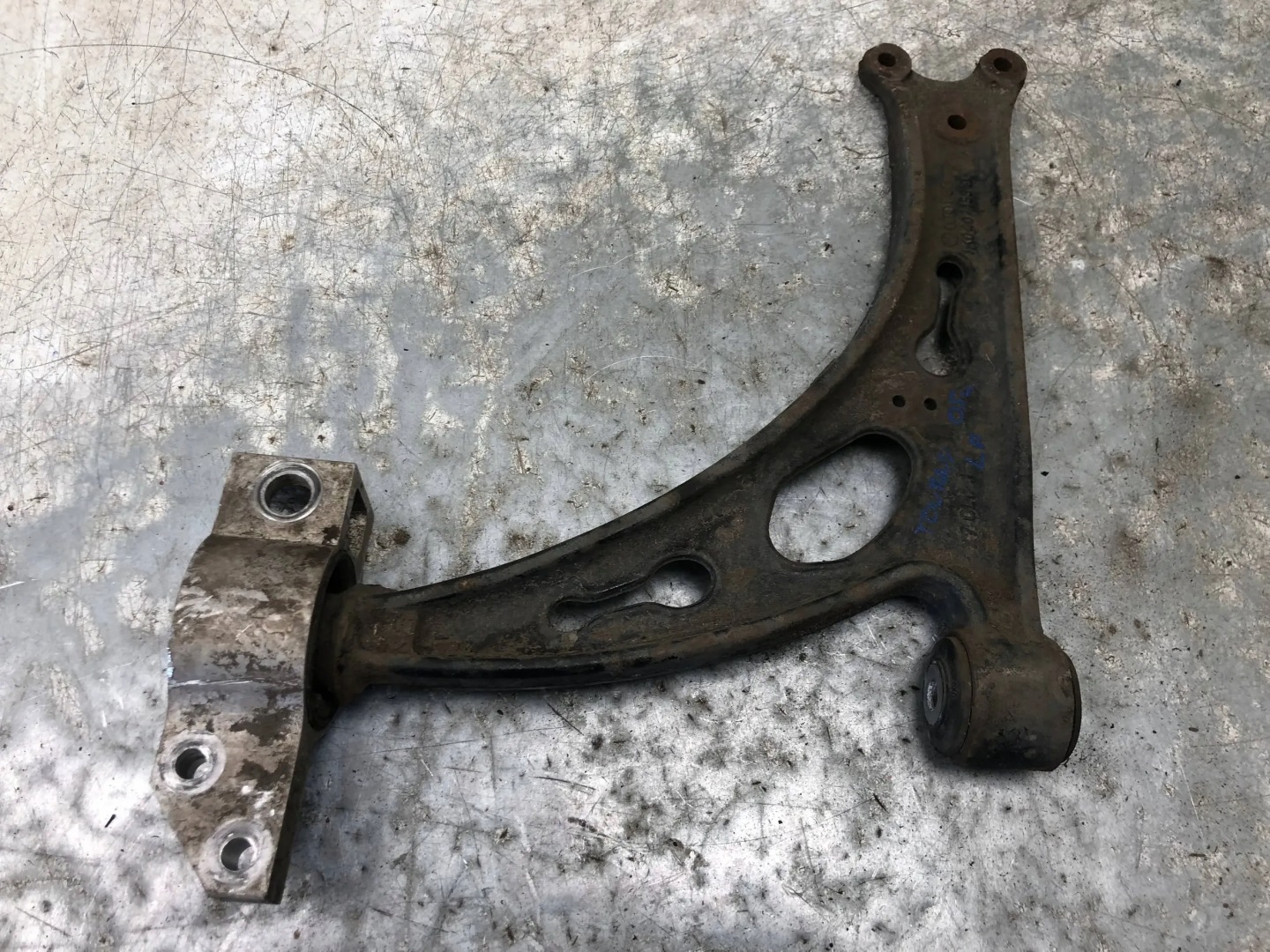 arm left front VW TOURAN 1K0407153G