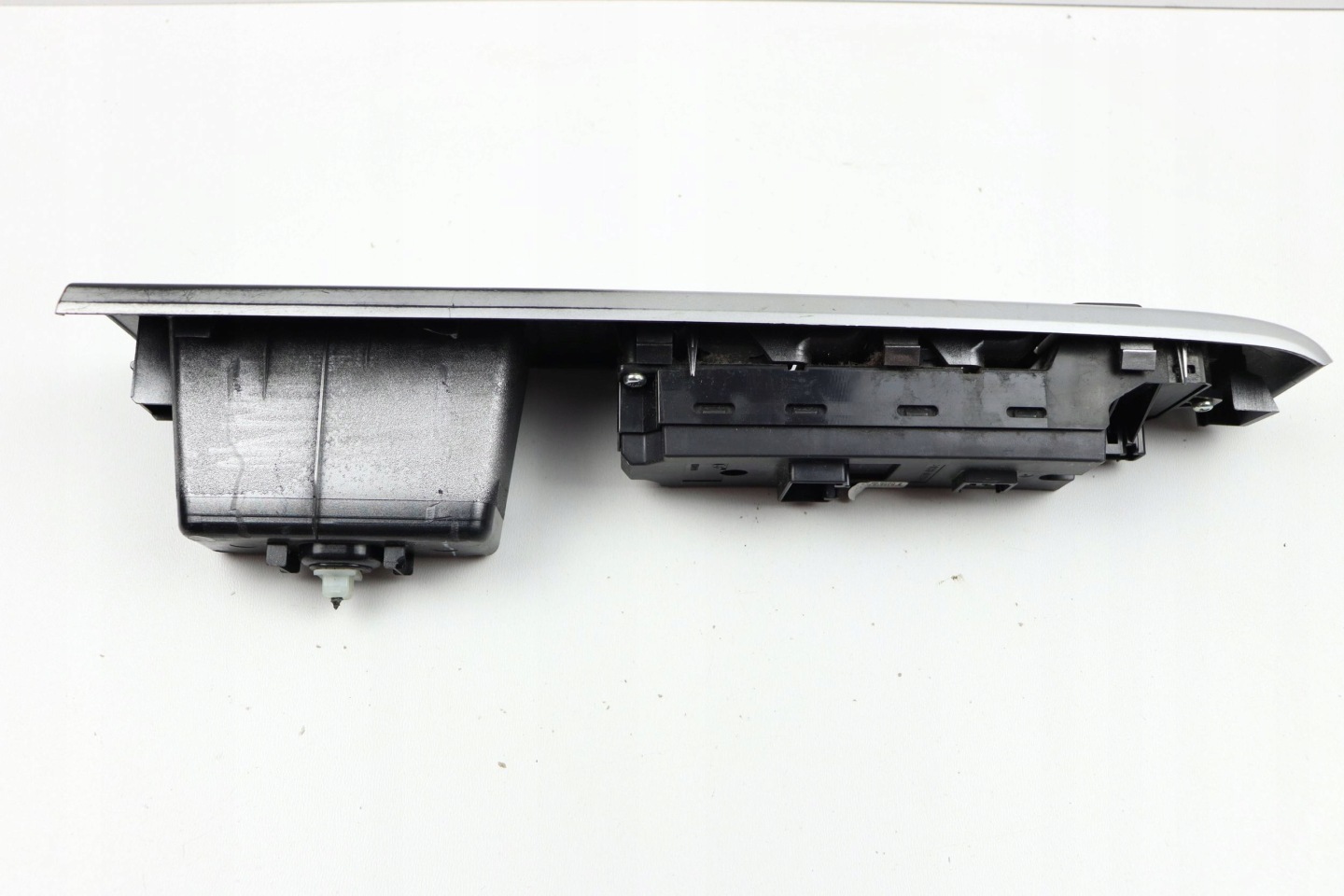 MAZDA 5 et CR Châssis Support Support plaque PANELU Vitre CC65684L6C
