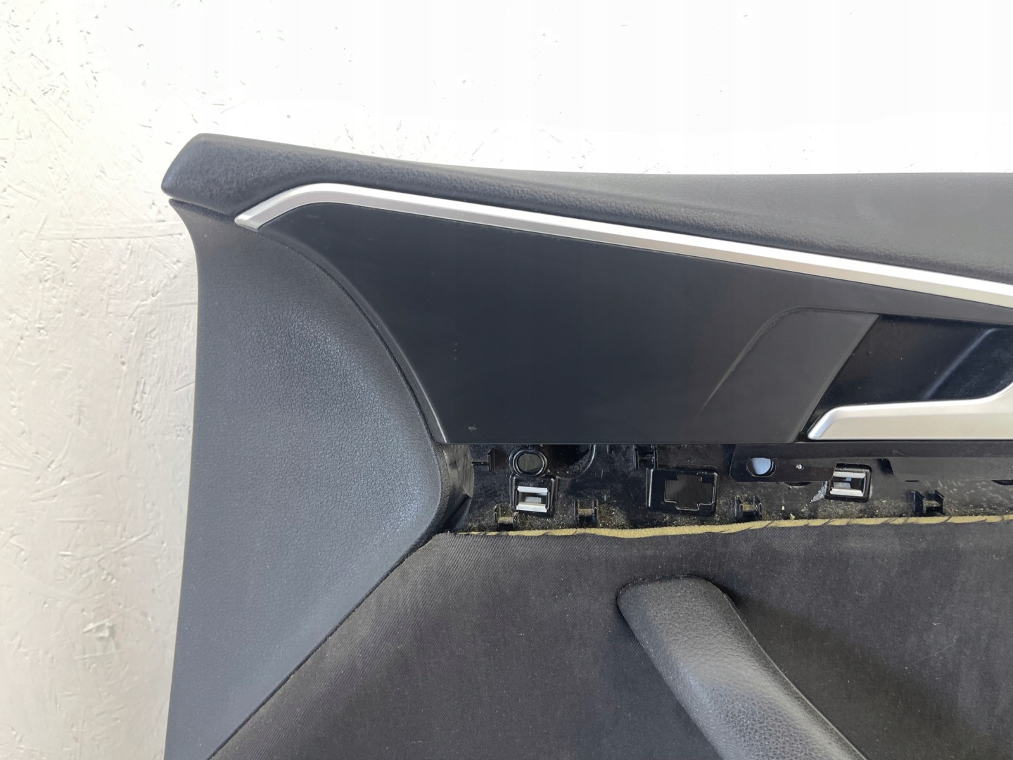 AUDI A4 B9 8W upholstery door front right side 8W0867118