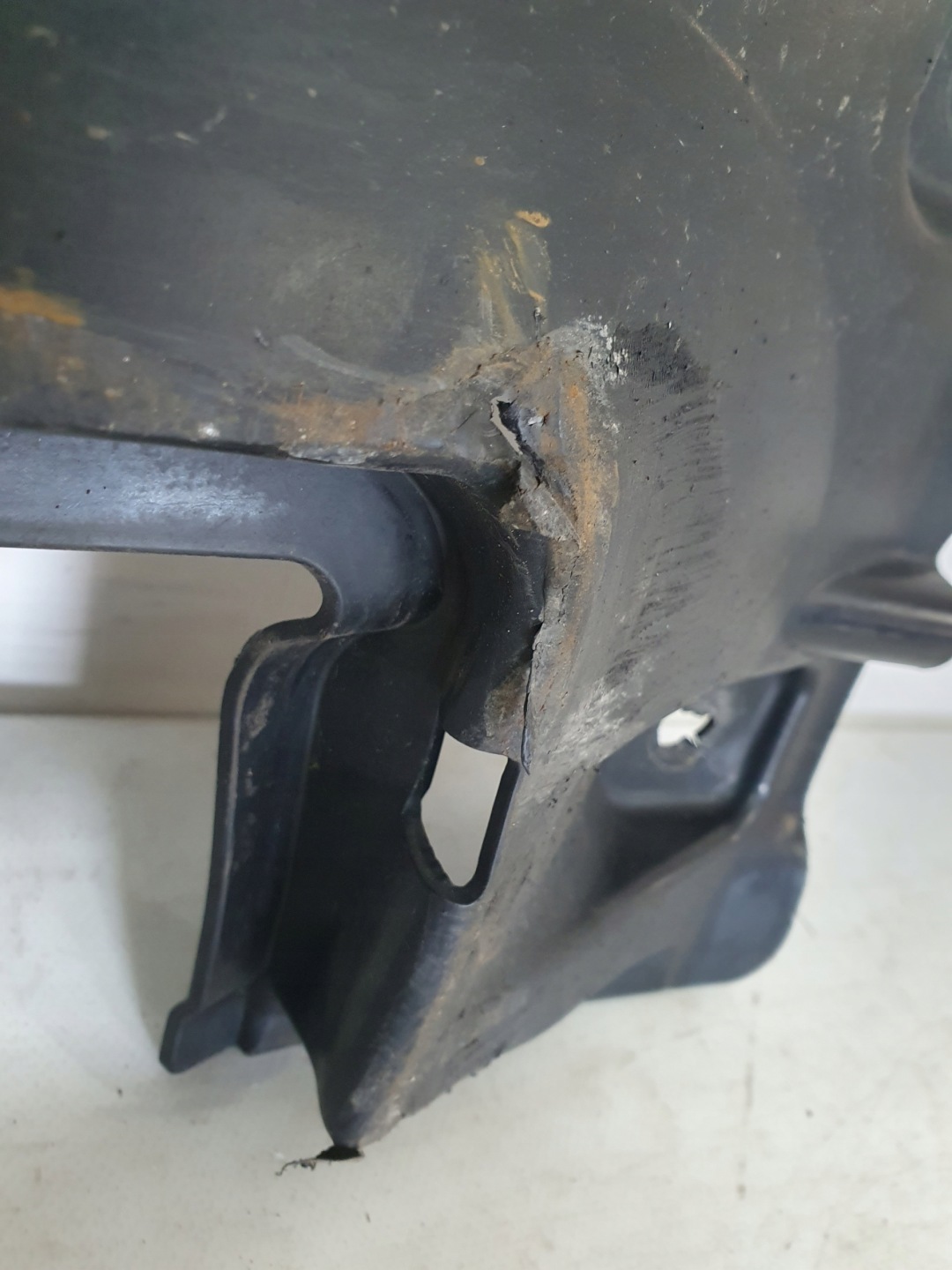 DODGE CHALLENGER 15- cover lower chassis cover left 04780809AG