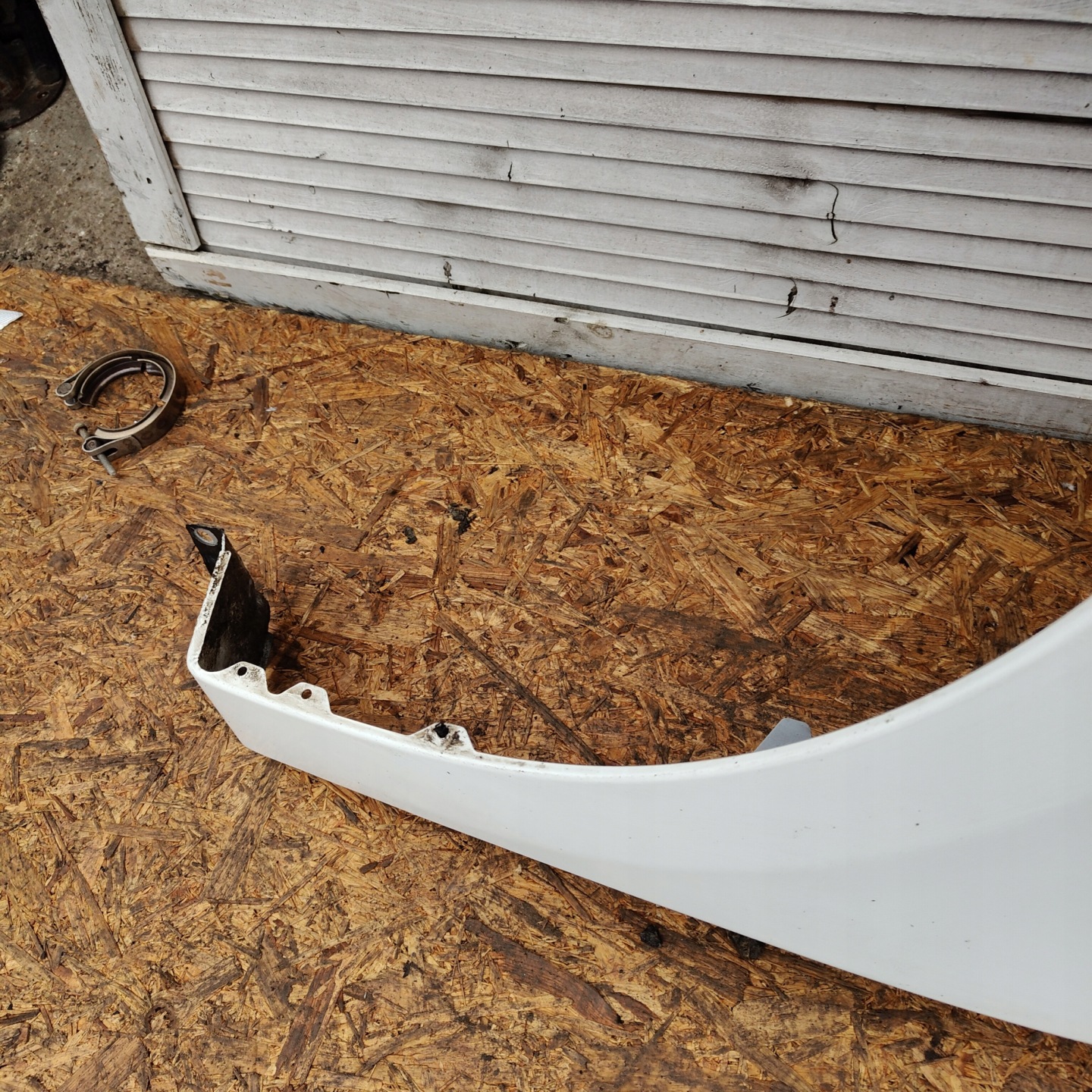 fender front front left DACIA SANDERO II DV369