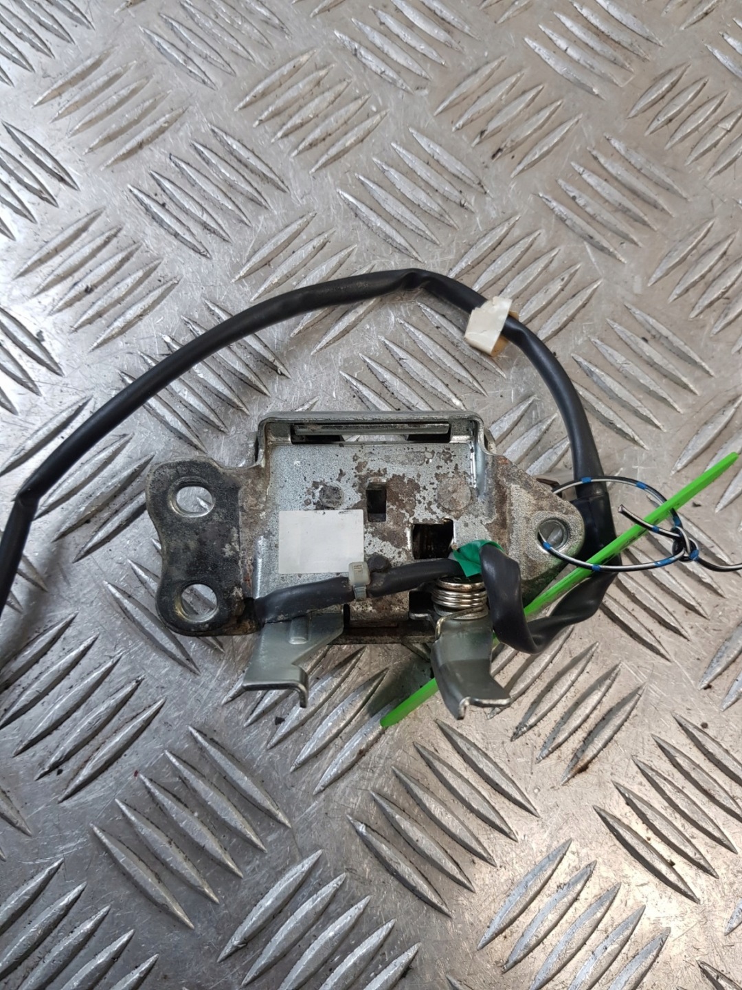 lock bonnet boot TOYOTA YARIS and