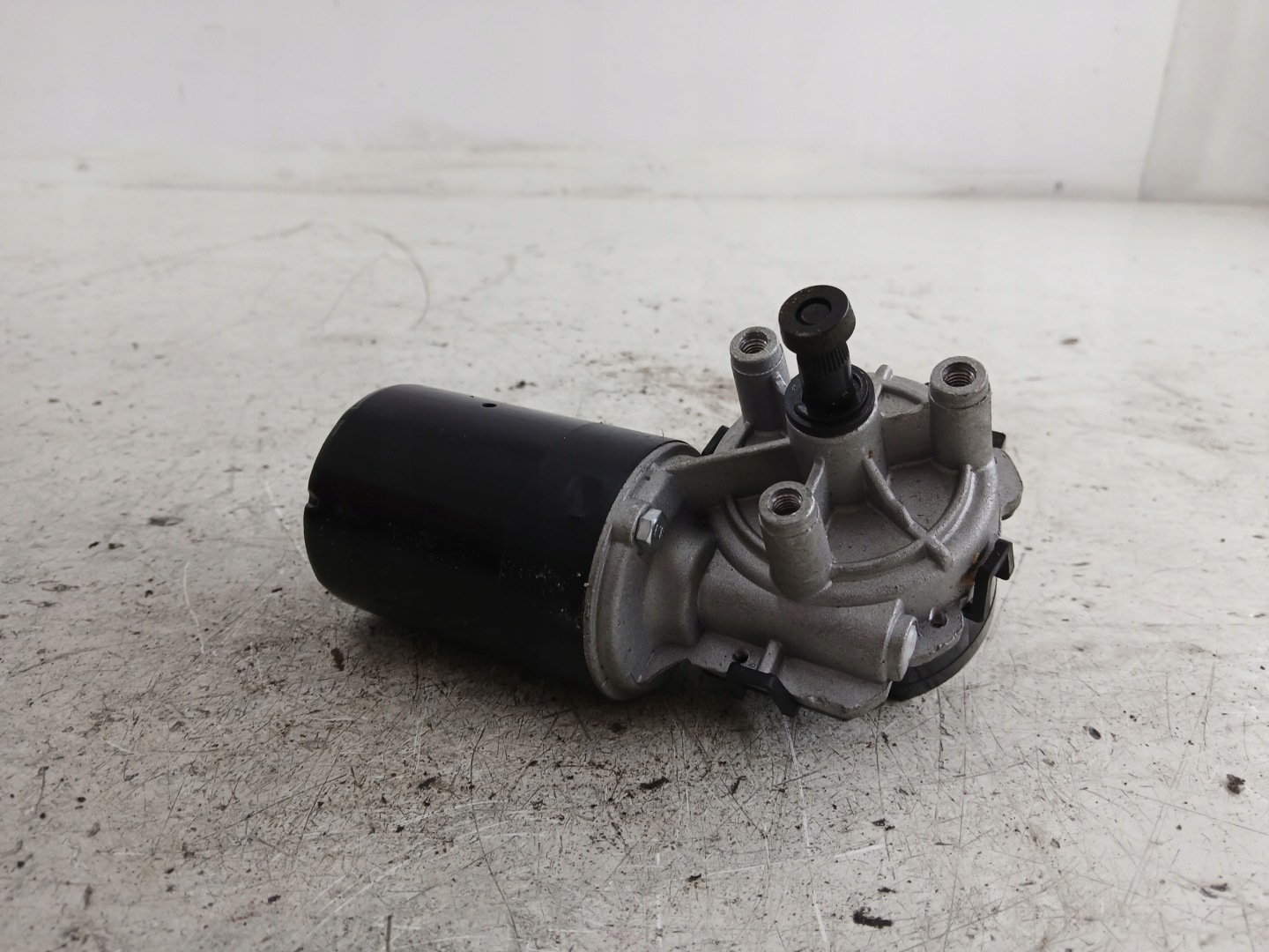 VW POLO 9N motorek stěrače předek