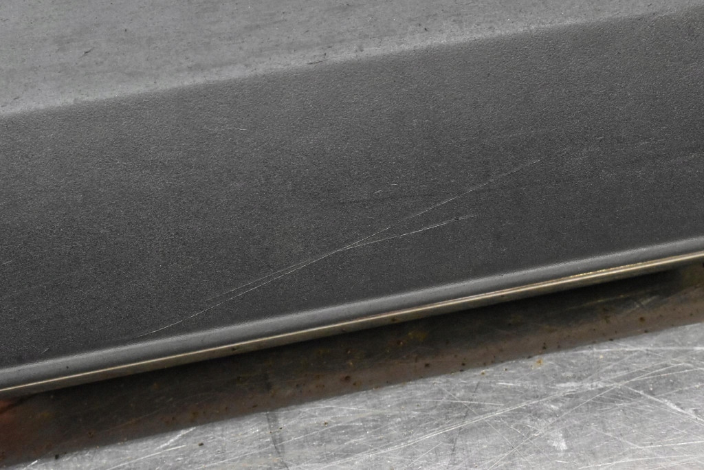 cap threshold left black 6005874-00-G TESLA MODEL S LIFT 16-21