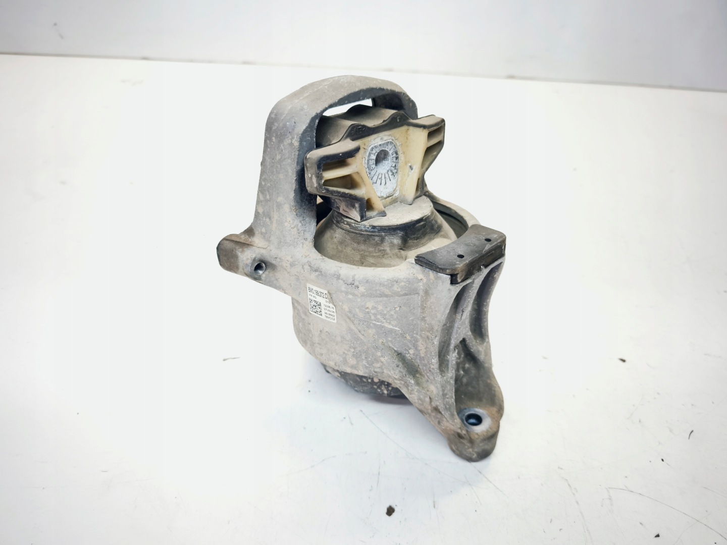 support engine mount right AUDI A4 B9 A5 8W 2.0 TDI 8W0199372CD