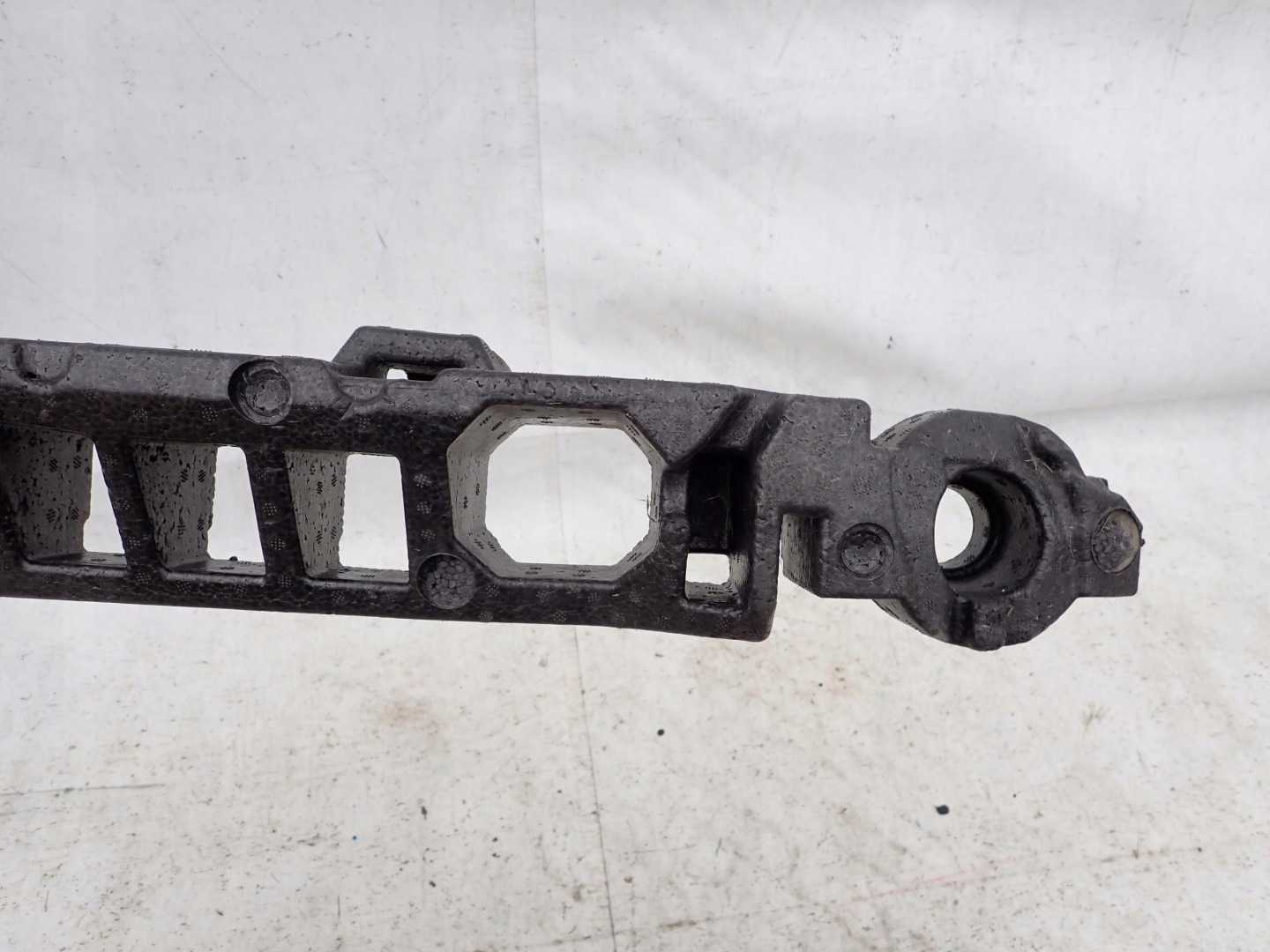 VW PASSAT B8 ABSORBER der Stoßstange vorne 3G0807251D