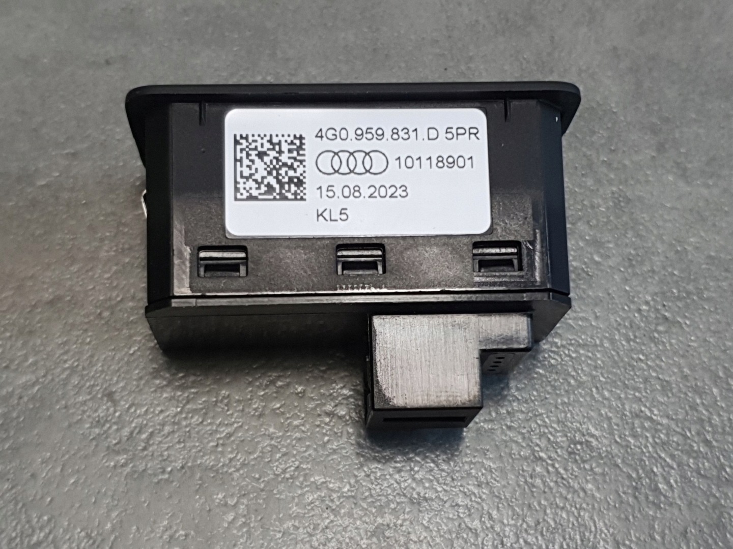 Audi SQ6 e-tron tlačítko otvarania kufra 4G0959831D