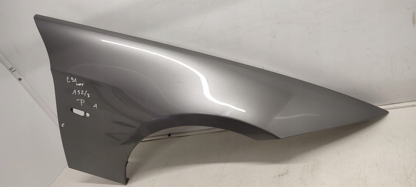 fender right front front BMW E91 LIFT A52/7