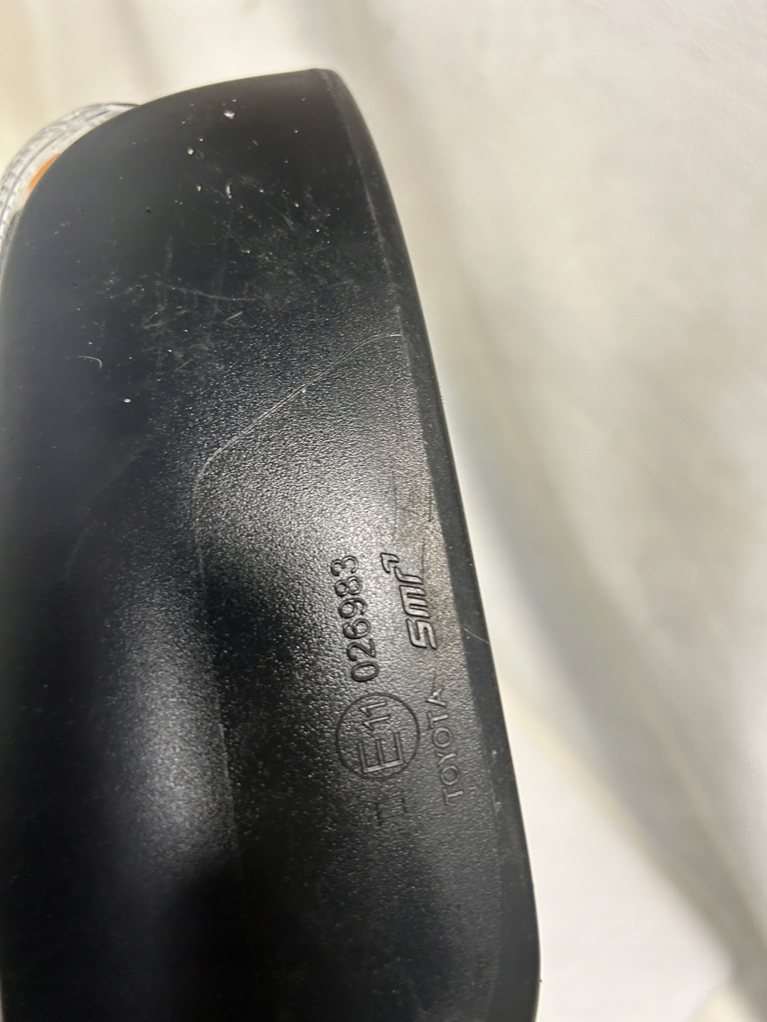 Toyota Auris 2 II 026983 mirror left