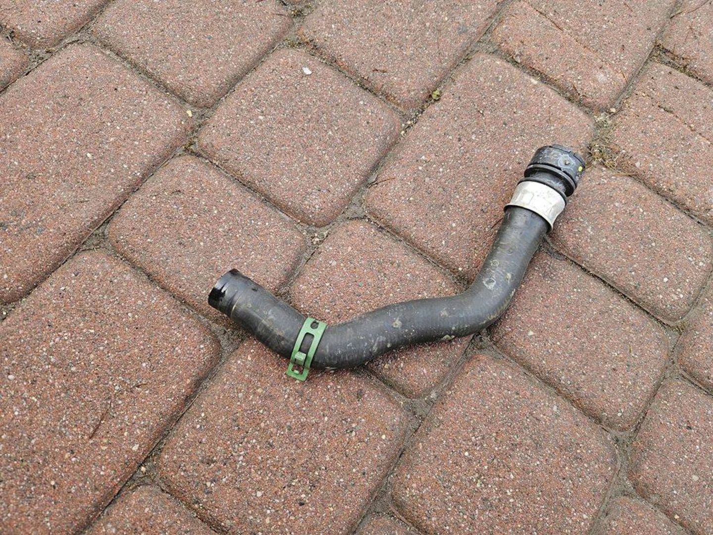 crijevo vode prijenos cijev Renault Zoe 215010488R