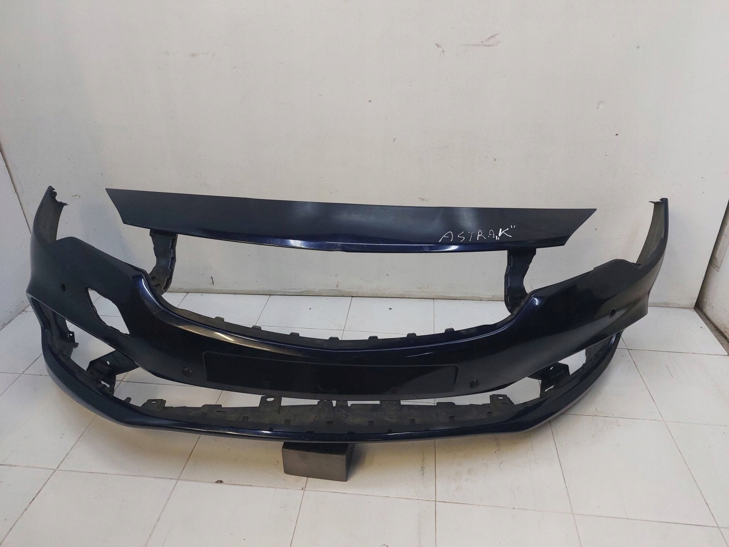 OPEL ASTRA K 15-19r nárazník předek přední PDC