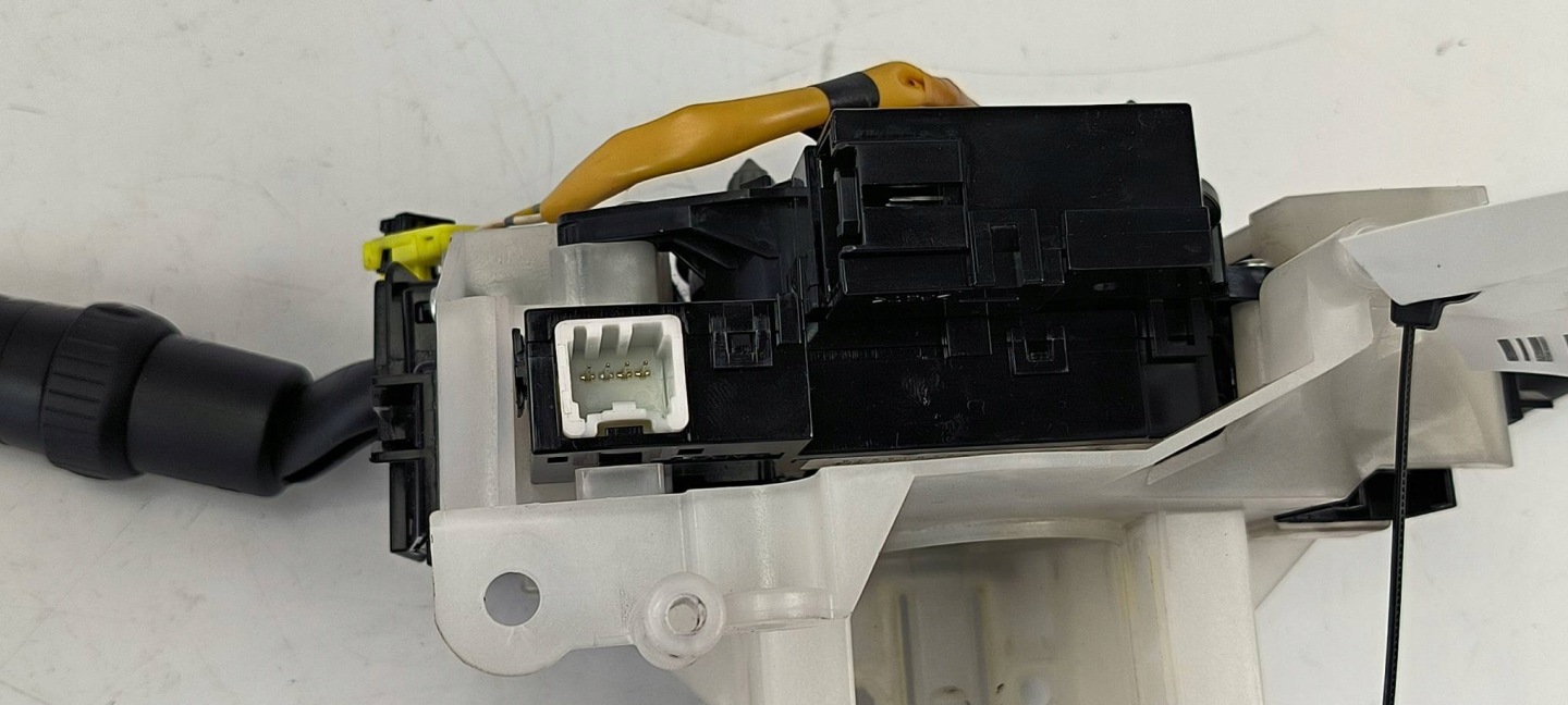 commande levier commodo sous volant MAZDA 3
