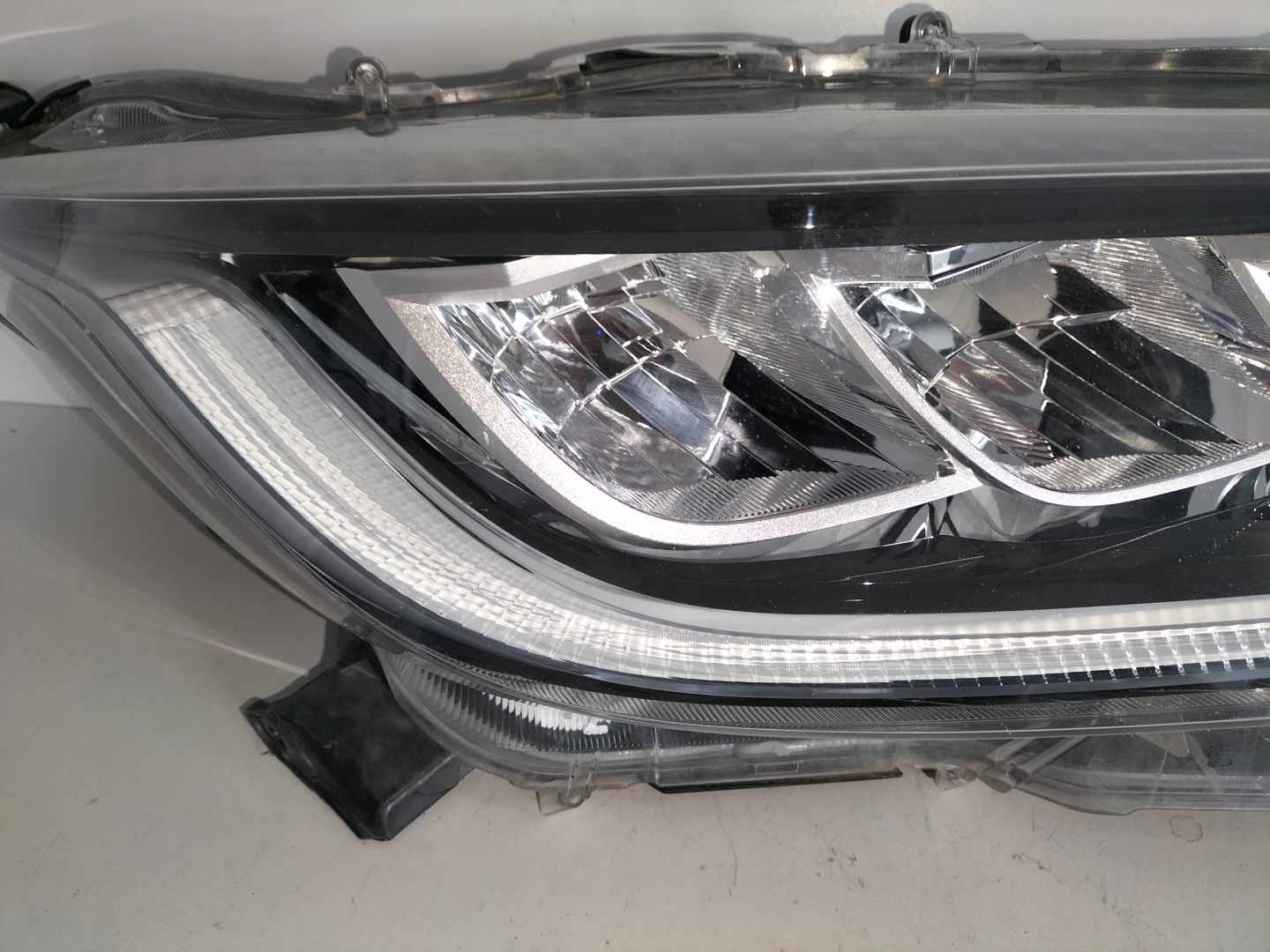 light front reflektor right TOYOTA YARIS 4 IV 20- FULL LED